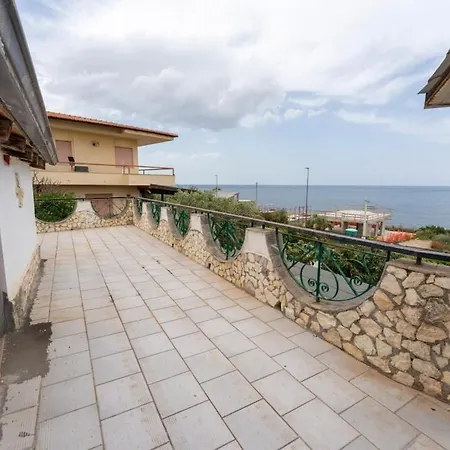 Villa Mari E Sciuri *